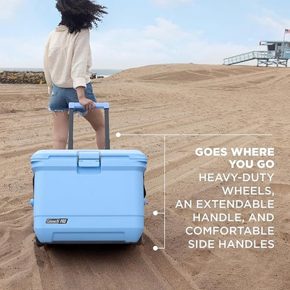 Geleira rígida Coleman Pro de 55 pintas, ultraleve e de alta qualidade, com isolamento extra espesso para conservar o gelo por até 5 dias, capacidade para 92 latas, rodas robustas.